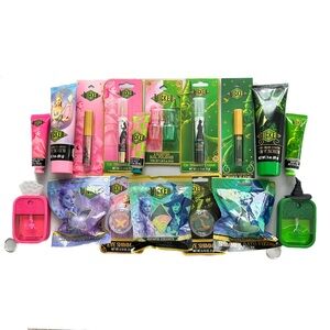 Wicked 17 Product Cosmetic Bundle